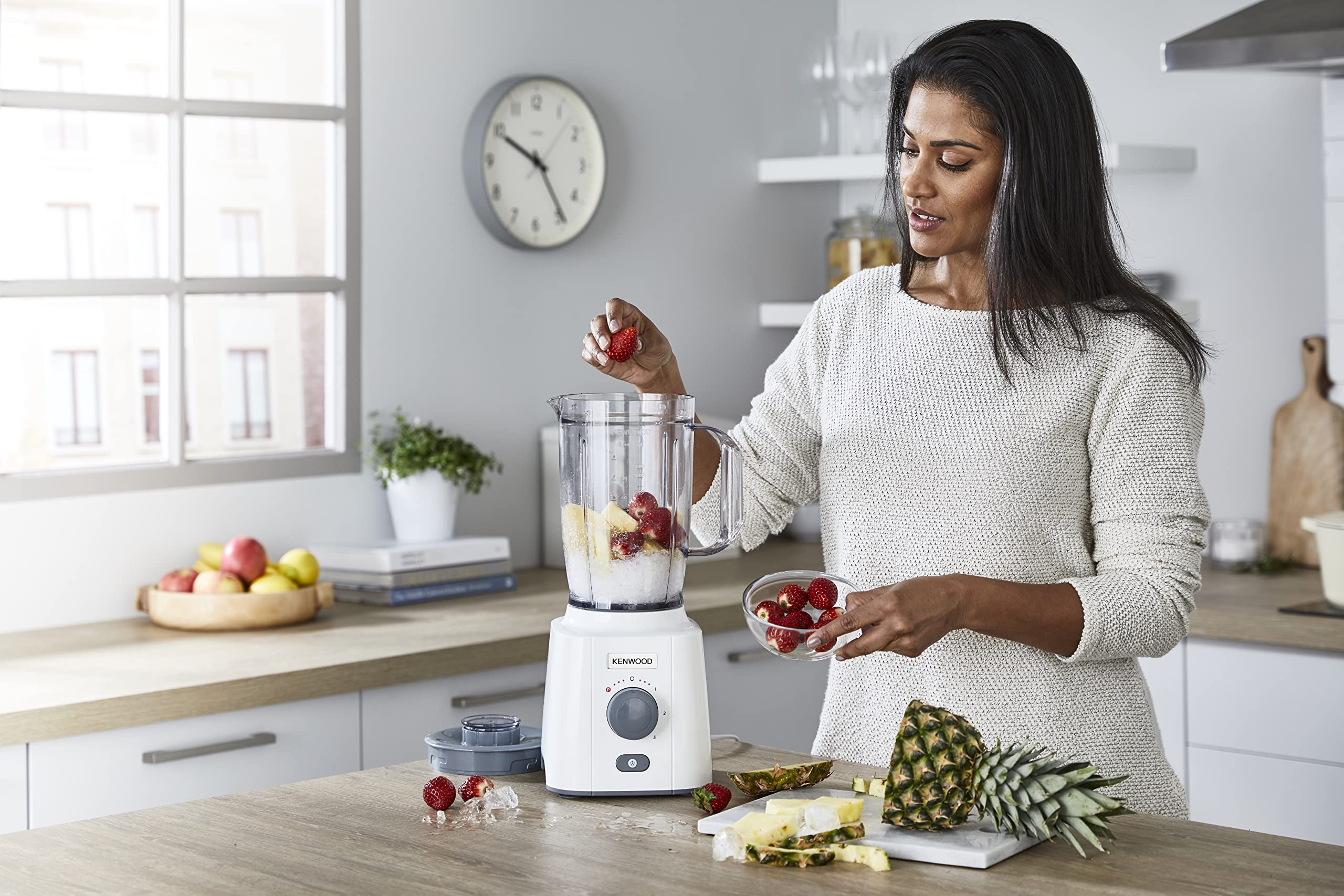Kenwood Blender 650W Smoothie Blender 1.5L With Extra Blender Jar, Grinder Mill, Grater Mill, Ice Crush Function Blp41.H0Wh White خلاط عصائر بقدرة 650 واط من كينوود بليند اكس-فريش بسعة 1.5 لتر مع مرطبان اضافي ومطحنة ومبشرة ووظيفة سحق الثلج، ابيض Kenwood Blender 650W Smoothie Blender 1.5L With Extra Blender Jar, Grinder Mill, Grater Mill, Ice Crush Function Blp41.H0Wh White خلاط عصائر بقدرة 650 واط من كينوود بليند اكس-فريش بسعة 1.5 لتر مع مرطبان اضافي ومطحنة ومبشرة ووظيفة سحق الثلج، ابيض